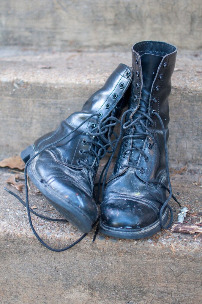 combat boots, shoes, military-4436961.jpg